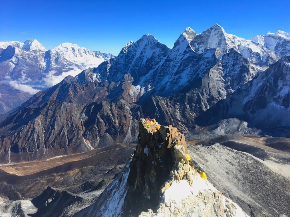 ama Peak climbers on fixed trail